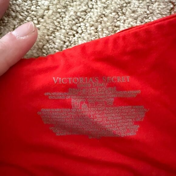 Victoria Secret Lined Demi Rhinestones Red  Bra - Picture 6 of 6